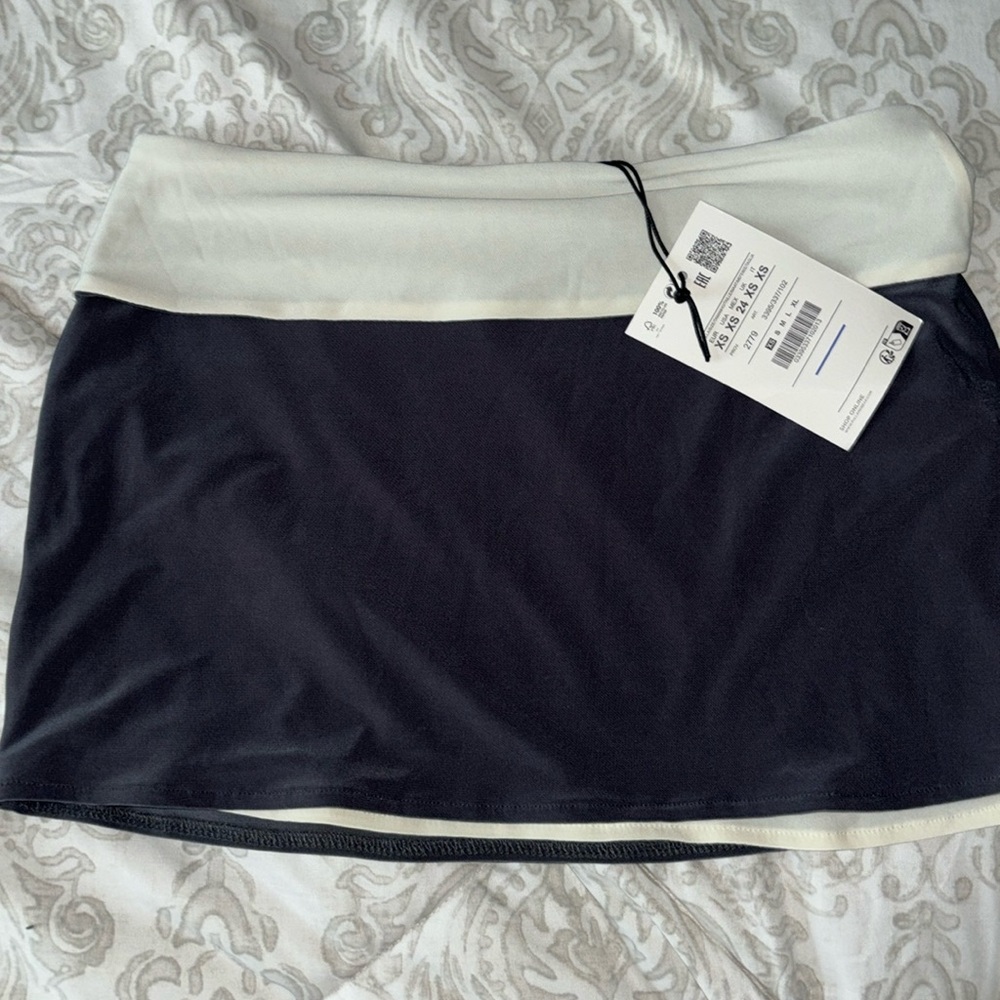 PULL AND BEAR REVERSIBLE MINI SKIRT | size: Xs